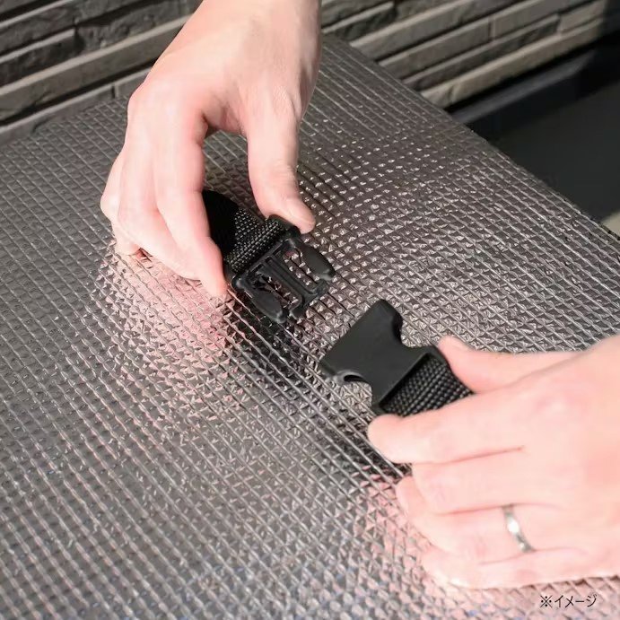 取り付けが簡単なワンタッチバックル