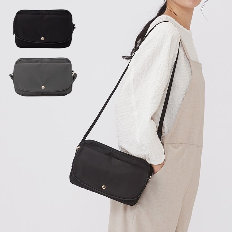 出所：KEYUCA公式　Ｎ撥水フラップショルダー 