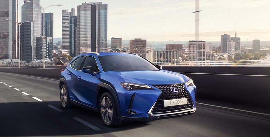 LEXUS UX300e(出典：LEXUS)