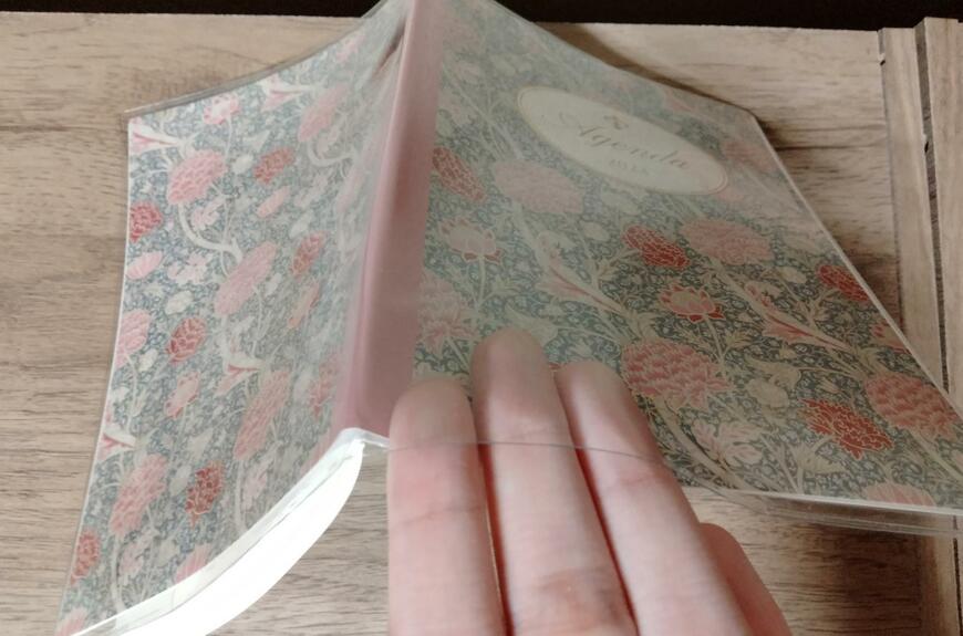 筆者撮影（セリア、B6ダイアリー マスターピースコレクション/WM 日曜始まり）