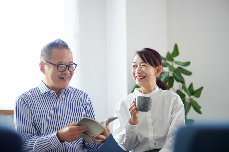 65歳以上の無職世帯「ひと月の生活費」はいくら？令和シニアの「お金事情」を見せて！《家計収支・貯蓄額・年金受給額》