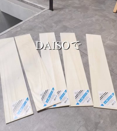 【100均DIY】ダイソーの〈板材〉を使って→スタイリッシュな〈トイレットペーパー収納〉を簡単DIY！「素敵です！」の声
