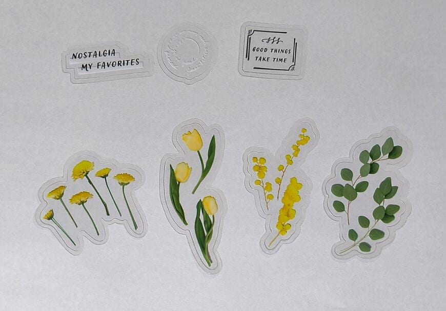 筆者撮影（キャンドゥ、フレークシール25P ペタル）