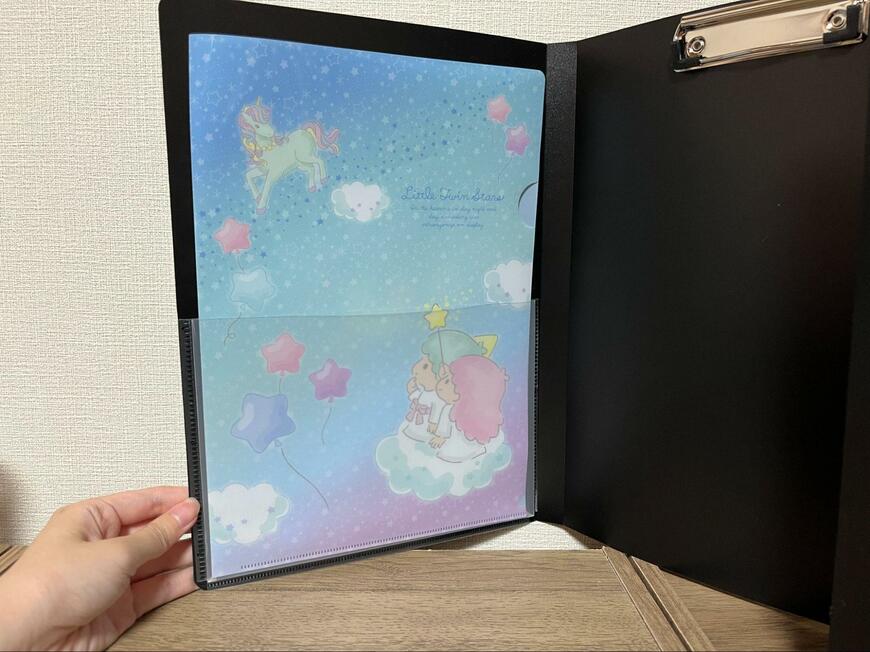 ダイソー、4面クリップボード(スタンドタイプ)画像