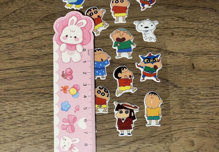 セリア、クレヨンしんちゃんシールがいっぱい