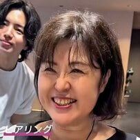 【変身】「セットしてもすぐうねる」と悩む女性　上品なショートボブで激変した姿が話題