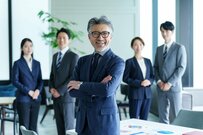 課長など「管理職」の年収は平均いくらか。残業代が無くなるのは本当？
