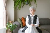 「年金月15万円」おひとりさまで老後を迎えるなら貯金はいくら必要？