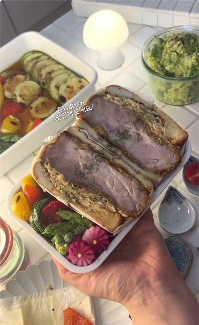 完成した「カツサンド弁当」