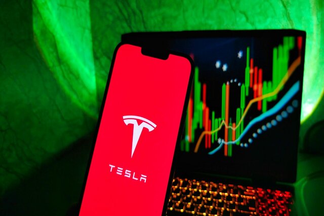 【米国株】テスラ（TSLA）1株いくらで買えるの？もし1年前に10万円投資していたら評価額はどれくらいかシミュレーション