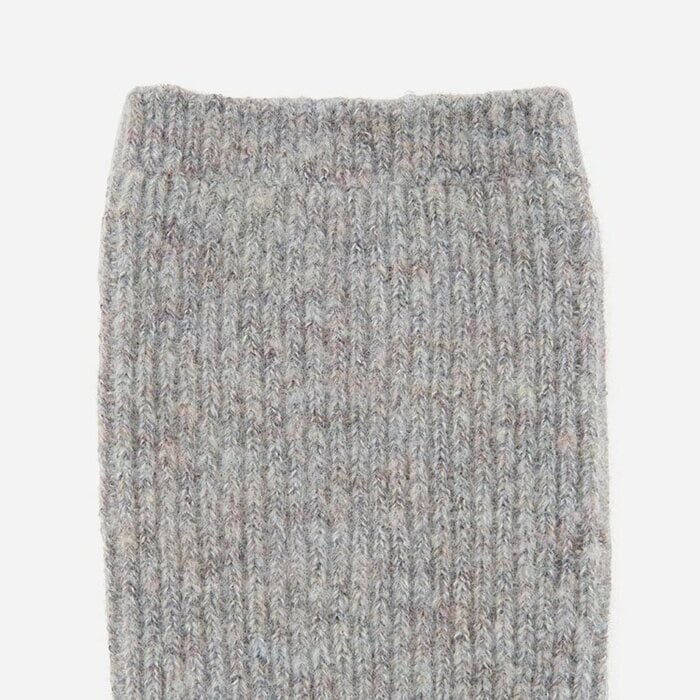 脚全体をふんわり温めるハイソックス丈