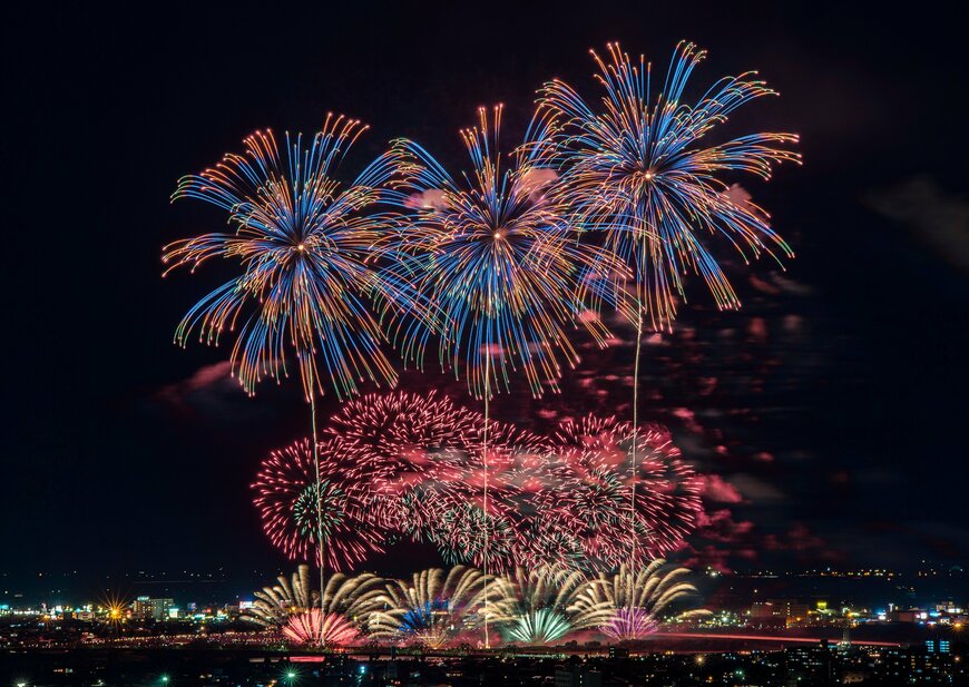 Japan's Fireworks/shutterstock.com
