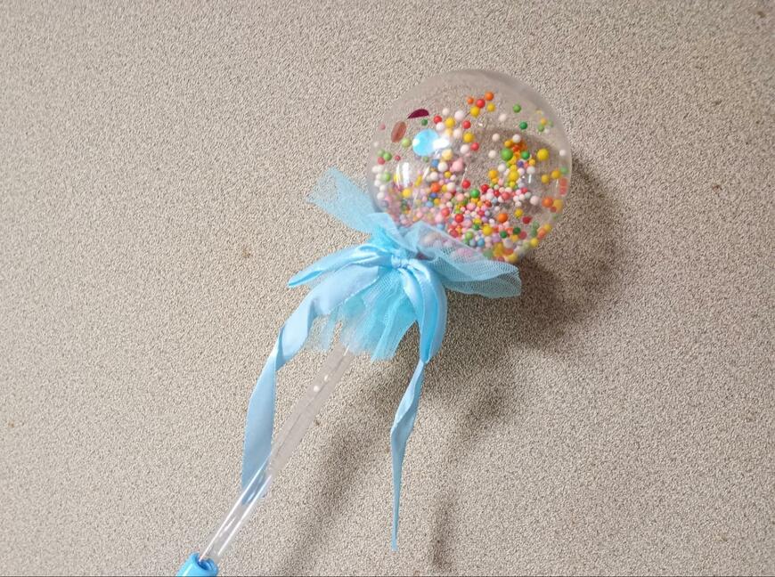 出所：筆者撮影（ダイソー、光るスティック（丸型））