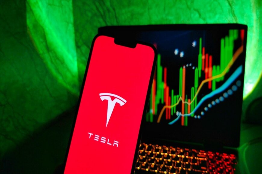 テスラ（TSLA）株価が前日比3%超の上昇、411.79ドルで引ける【2026年5月8日】