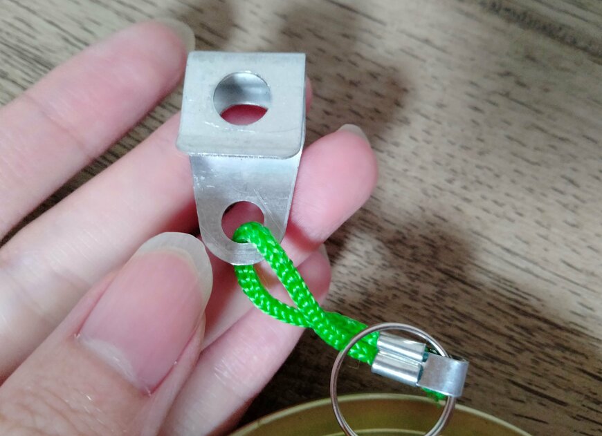 筆者撮影（セリア、猫型 蚊取り線香ケース）