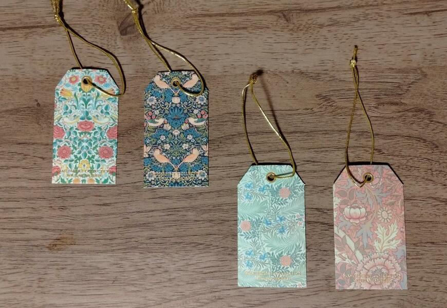 筆者撮影（セリア、ラッピング用 ペーパータグ 10P ウィリアム・モリス）