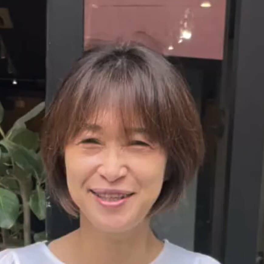 「もっさり重い感じが嫌」と髪型を気にする女性がプロの技でスタイルチェンジ！長さを変えずに「抜け感のある爽やかショートヘア」に