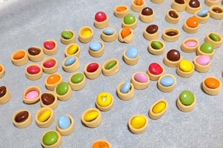 「カラフルなポテチョコを作りたい」　オーブンで焼いた「チョコとポテトの組み合わせ」に思わず目を疑う