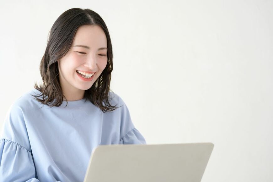 【10月から返還スタート】奨学金が払えないときの2つの制度。「減らす」と「待ってもらう」で収入の基準は同じ？100万円の差がある