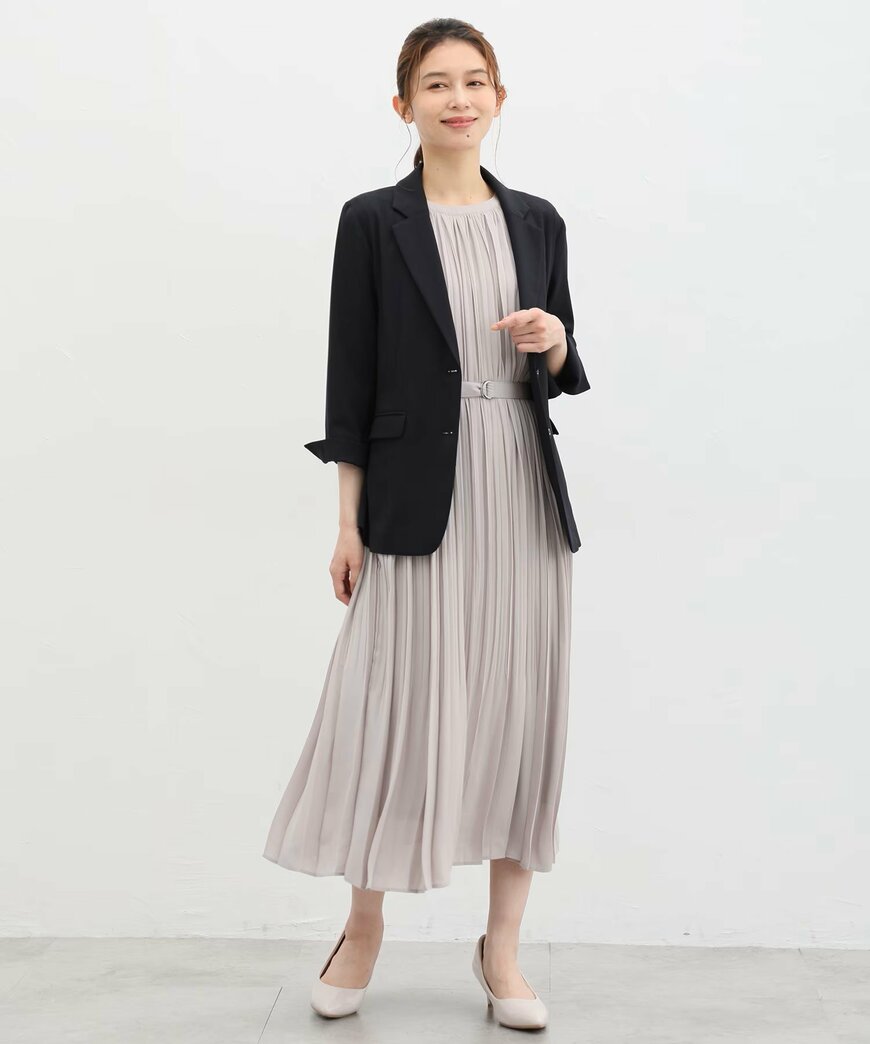 出所：ハニーズ公式　８分袖プリーツワンピース