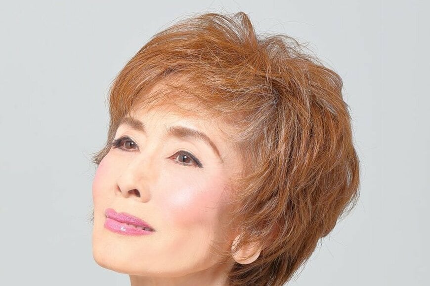 73歳 小柳ルミ子 ショートの新ヘアを披露「かっこいいです！」「小顔だから良いなぁ～」「奇跡の美しさ」春らしい軽やかカット