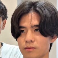 セットが苦手な男性→爽やかな〈フェザーパーマ〉スタイルで印象チェンジ！「最高です」と仕上がりに満足