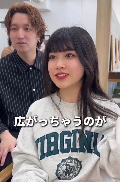 髪の悩みを相談中