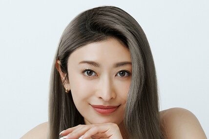 41歳 山田優 抜群スタイル！ジャケット私服姿に「センス素敵」「言葉が出ません」小栗旬と結婚し4児の母