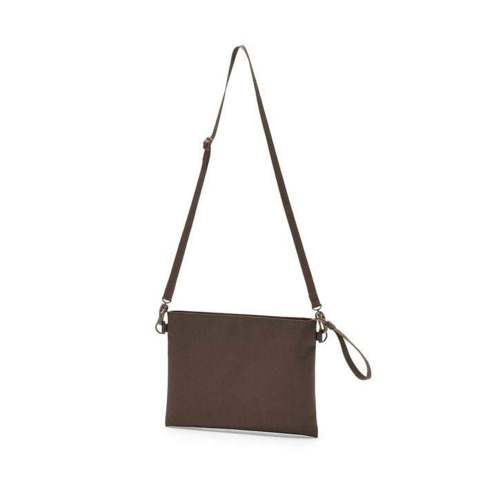 汎用性の高さが魅力の「撥水 再生ポリエステル サコッシュ」