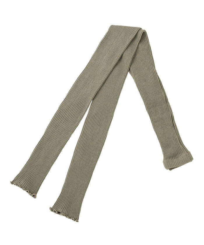 12分丈の長めの丈感で、足首でくしゅっとルーズに履くことができるのがポイント