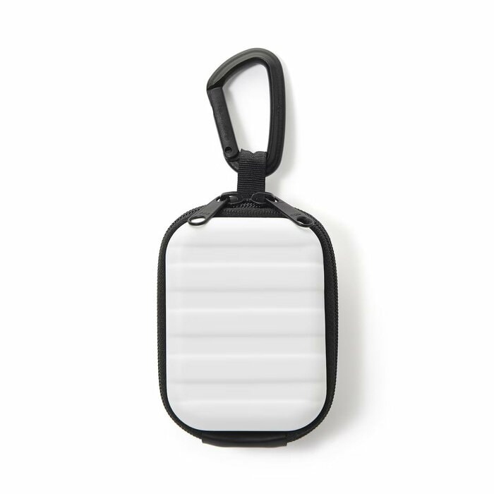 コーディネートに差し色が欲しい方はオフ白がおすすめ