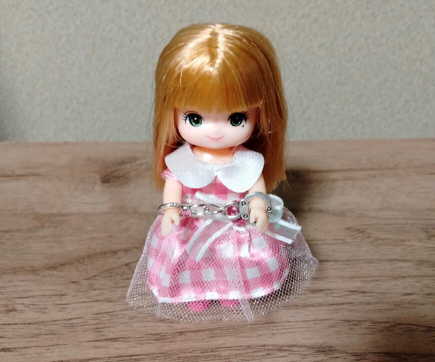 筆者撮影（山田化学株式会社、ミニチュア 手錠）