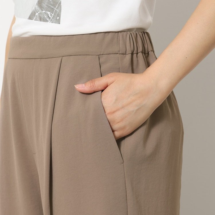 出所：ケユカ公式　さらてろストレッチカーブパンツ