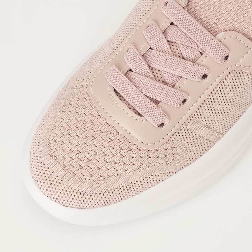 出所：ワークマン公式　レディース雲の上ステップインニットスニーカー