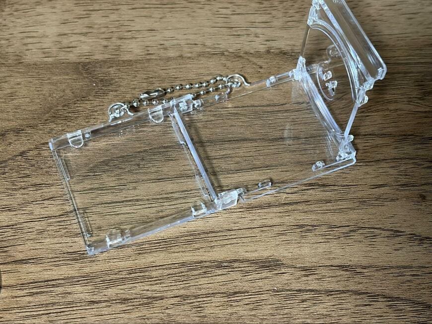 筆者撮影（セリア、CDケース風キーホルダー）