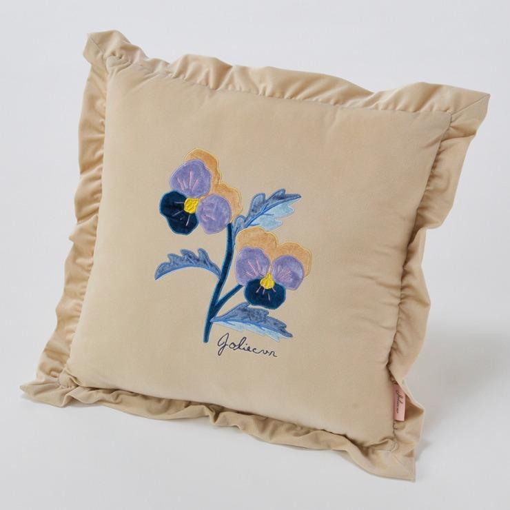 出所：しまむら公式オンラインストア 背当てクッション（ジョリークー）