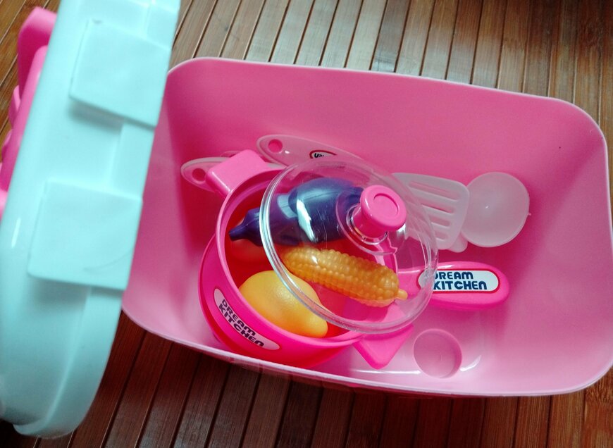 筆者撮影（ダイソー、ままごと（キッチン））