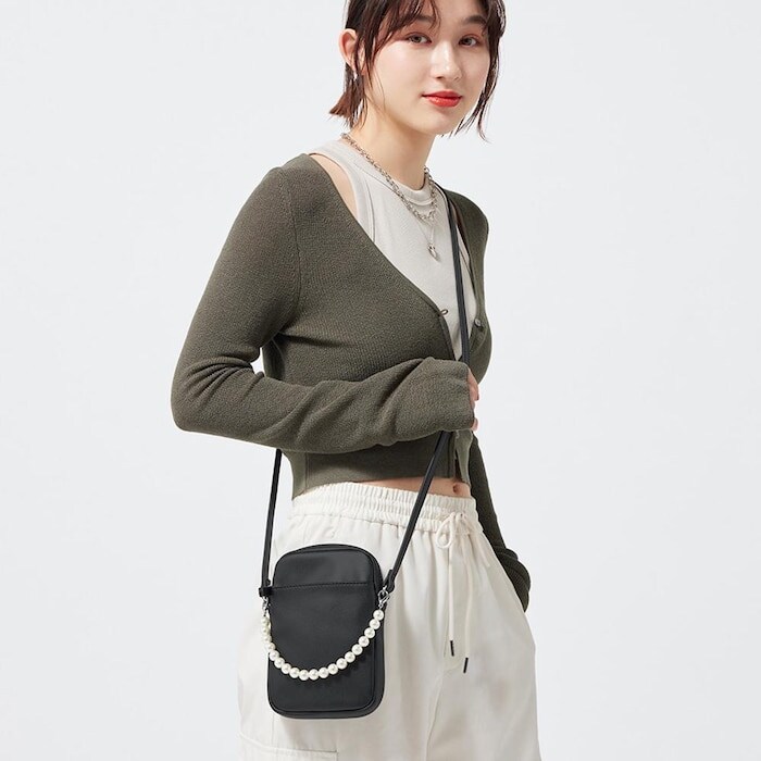 出所：GU公式ファッション通販サイト パールライクショルダーポーチ+X