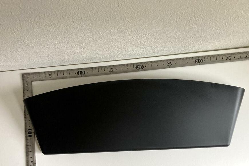 筆者撮影　セリア「車用スリムポケット」