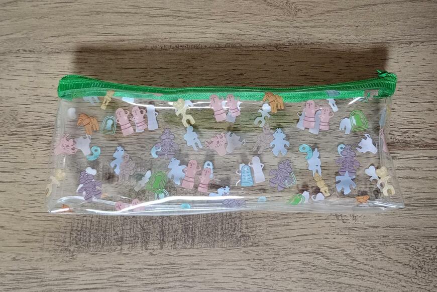 出所：筆者撮影（キャンドゥ、PVCペンケース 埴輪・土偶）