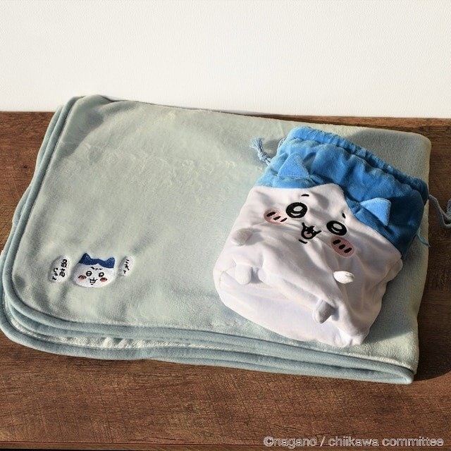 ニトリ　ちいかわ　巾着付きブランケット　フワフワ　ハチワレ