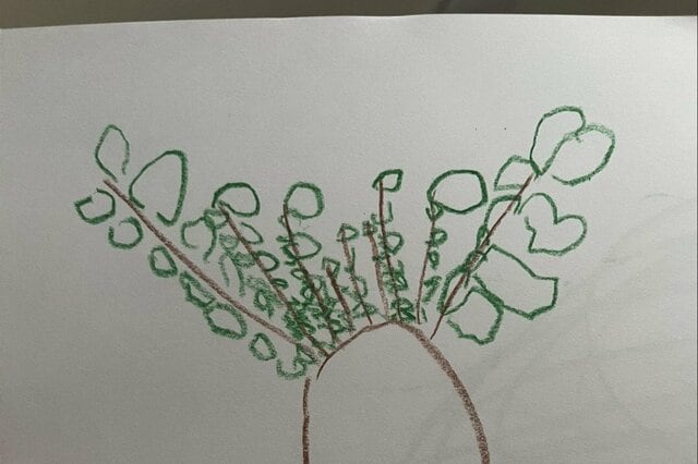 三歳児が描いた絵を「大根」だと思った母親　まさかの正体に「よく観察できてて凄い」