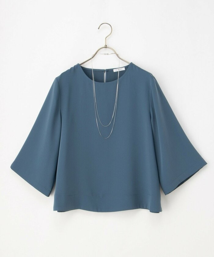 7分袖アクセ付ブラウス(税込2980円)