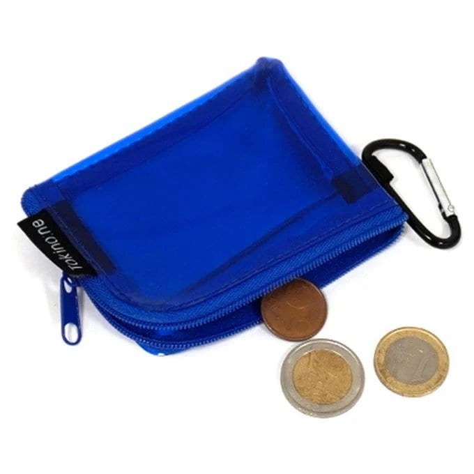 本体の角部分にはアルミ製のカラビナが付いています