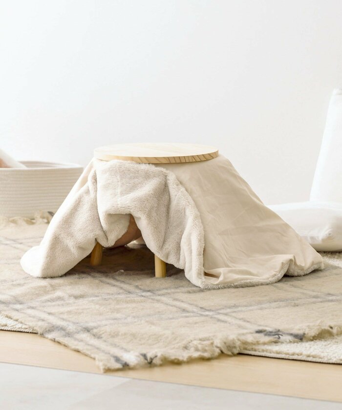 シンプルなアイボリーの布団でどんなお部屋にも自然に溶け込みます