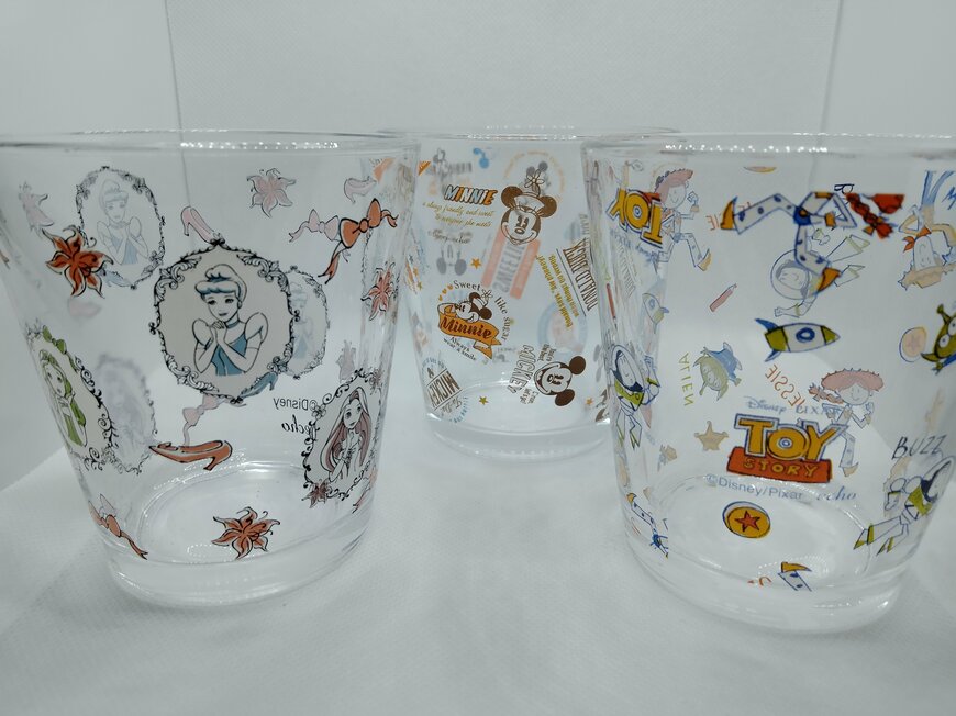 出所：筆者撮影（セリア、ディズニー・ガラスコップ）