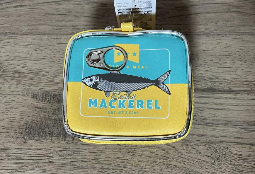 筆者撮影（ダイソー、四角ポーチ（魚））