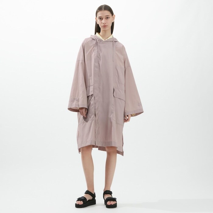 出所：ユニクロ公式オンラインストア ナイロンポンチョ
