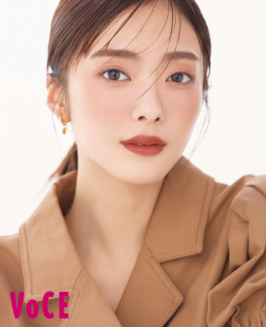 出所：株式会社講談社VOCE１月号「【特別版】の表紙はHey! Sɑy! JUMP！【通常版】【増刊】は浜辺美波が飾る！今年も“ガチ”でお送りします　2024年下半期ベスコス、発表！！VOCE１月号は11⽉21⽇（木）発売」