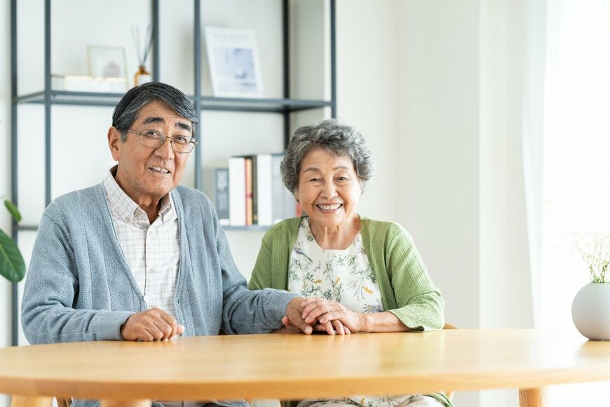 【70歳代の平均貯蓄額】二人以上世帯・単身世帯はそれぞれいくらか？最新の「日本の平均寿命」は延び続けている